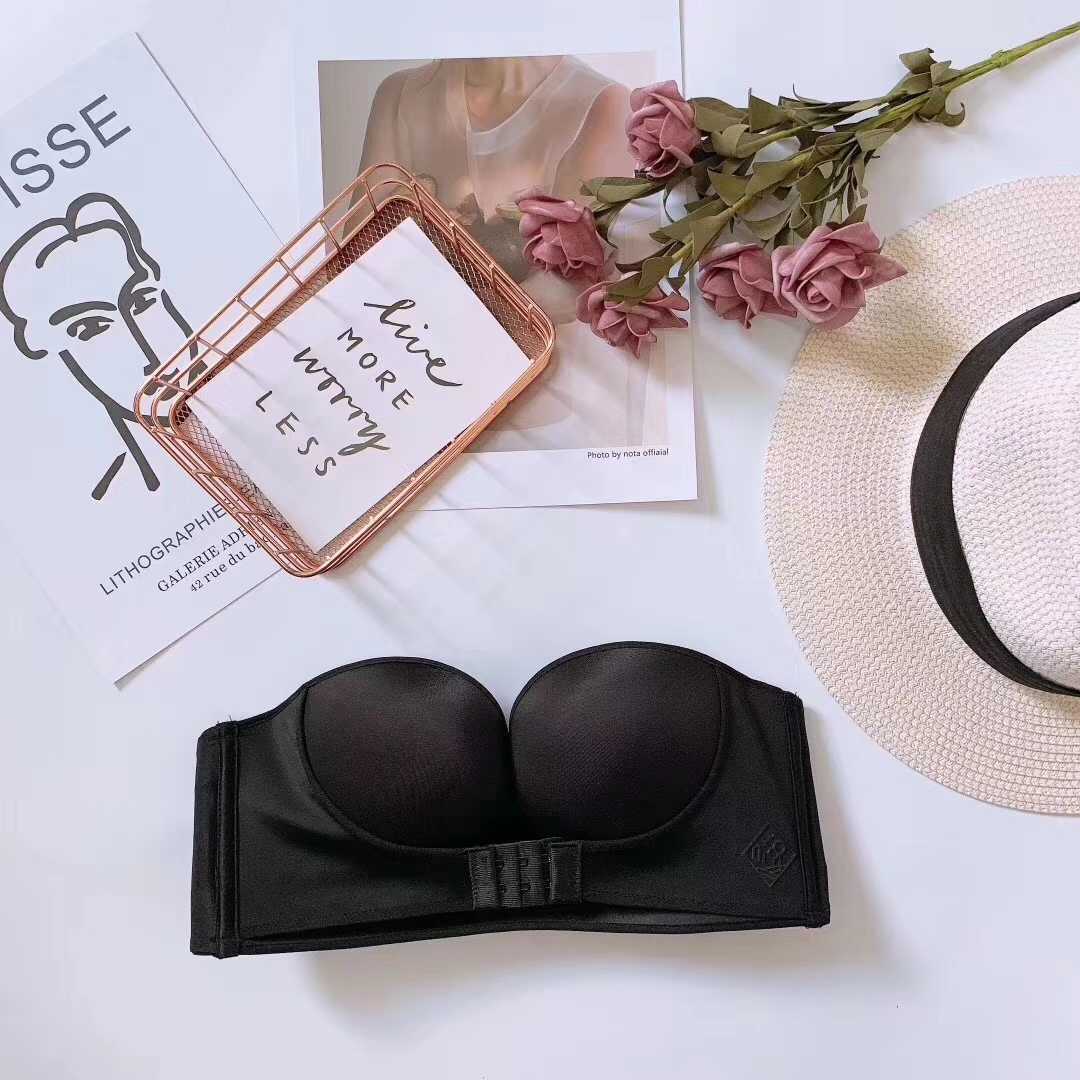 Glossy Strapless Push-Up Bra